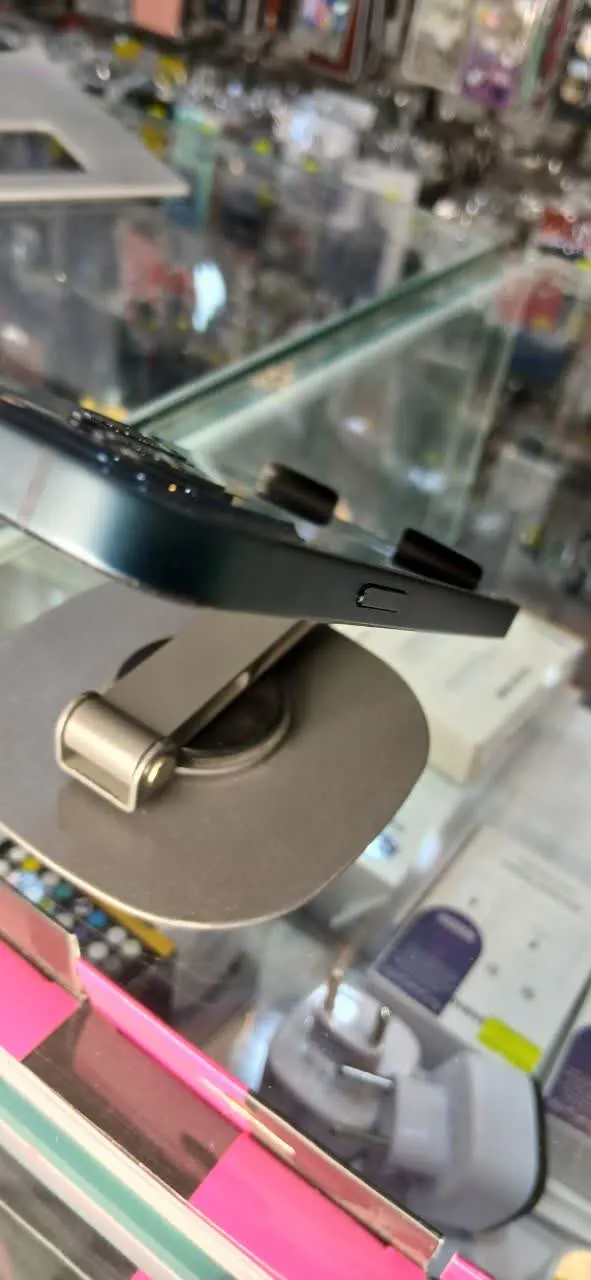 گوشی اپل iPhone 13  دست دوم (استوک) | بارجیستر حافظه 128 گیگابایت | پارت نامبر CH | بدون باز شدگی | دو سیمکارت | به همراه اداپتور و کابل (پلمب) - تصویر ۴