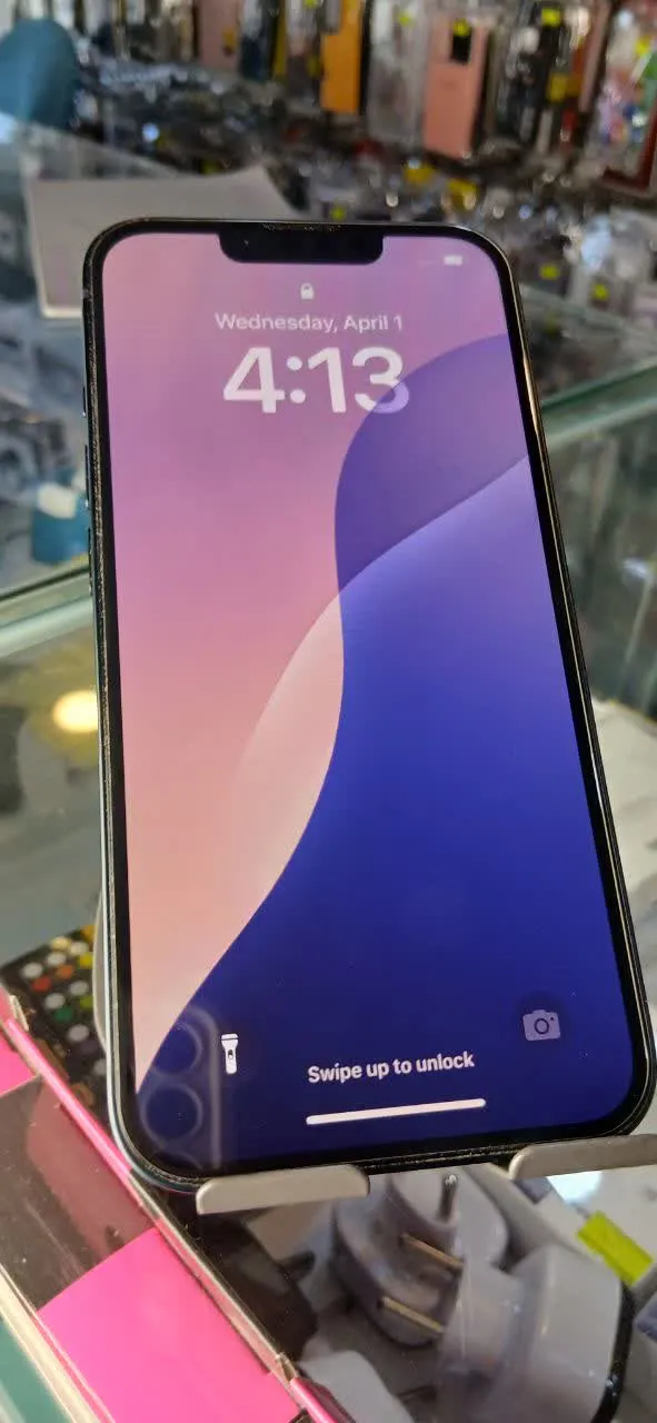 گوشی اپل iPhone 13  دست دوم (استوک) | بارجیستر حافظه 128 گیگابایت | پارت نامبر CH | بدون باز شدگی | دو سیمکارت | به همراه اداپتور و کابل (پلمب) - تصویر ۵