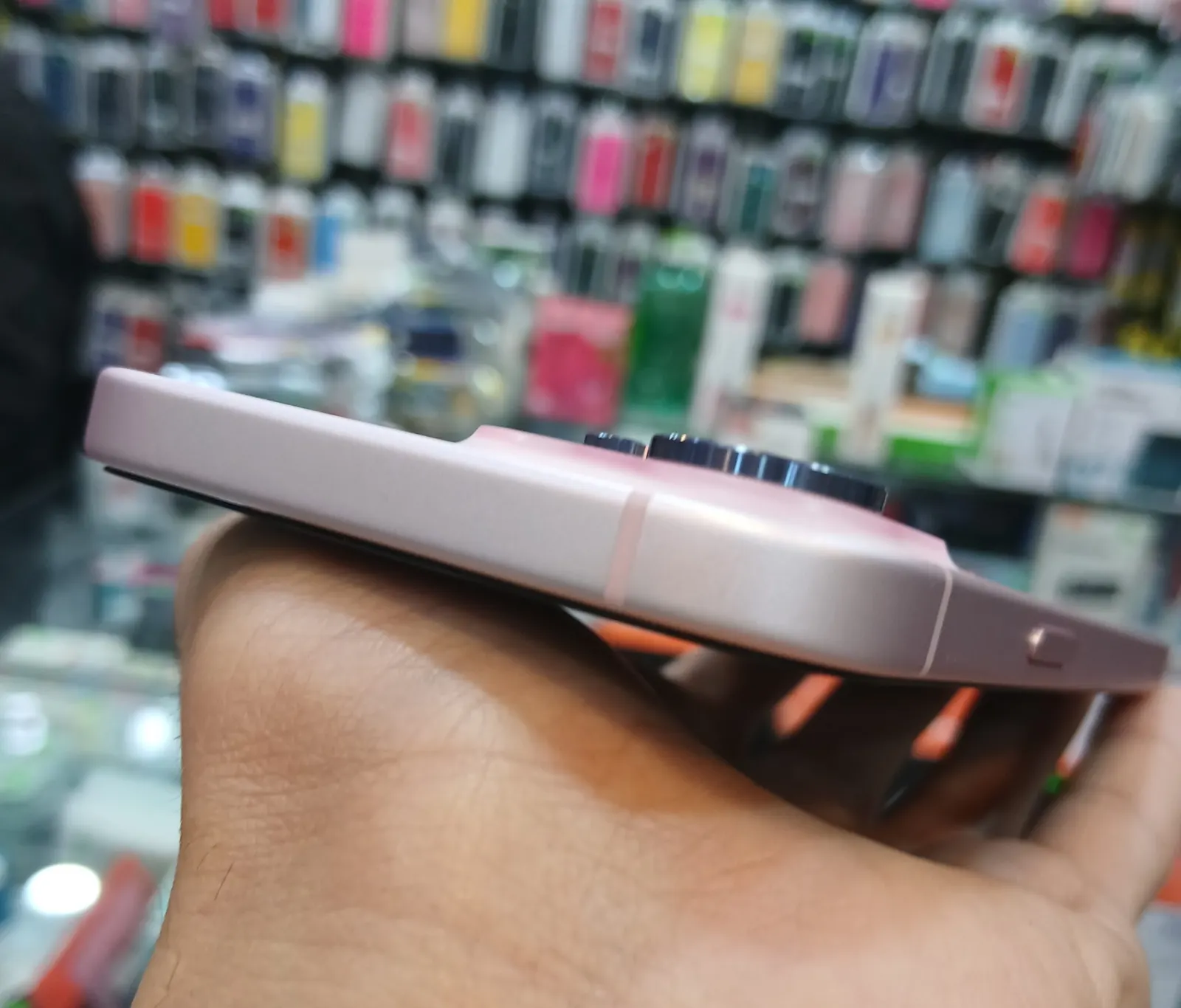 آیفون 15 نرمال - تصویر ۹
