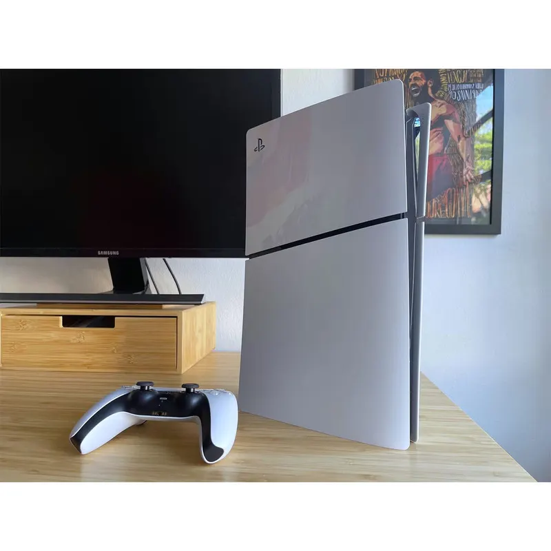 کنسول بازی سونی استوک مدل PlayStation 5 Slim ظرفیت 1 ترابایت ریجن اروپا نسخه دیسک‌خور به همراه دسته اضافی و پایه شارژر و کیف (فول بازی) - تصویر ۳