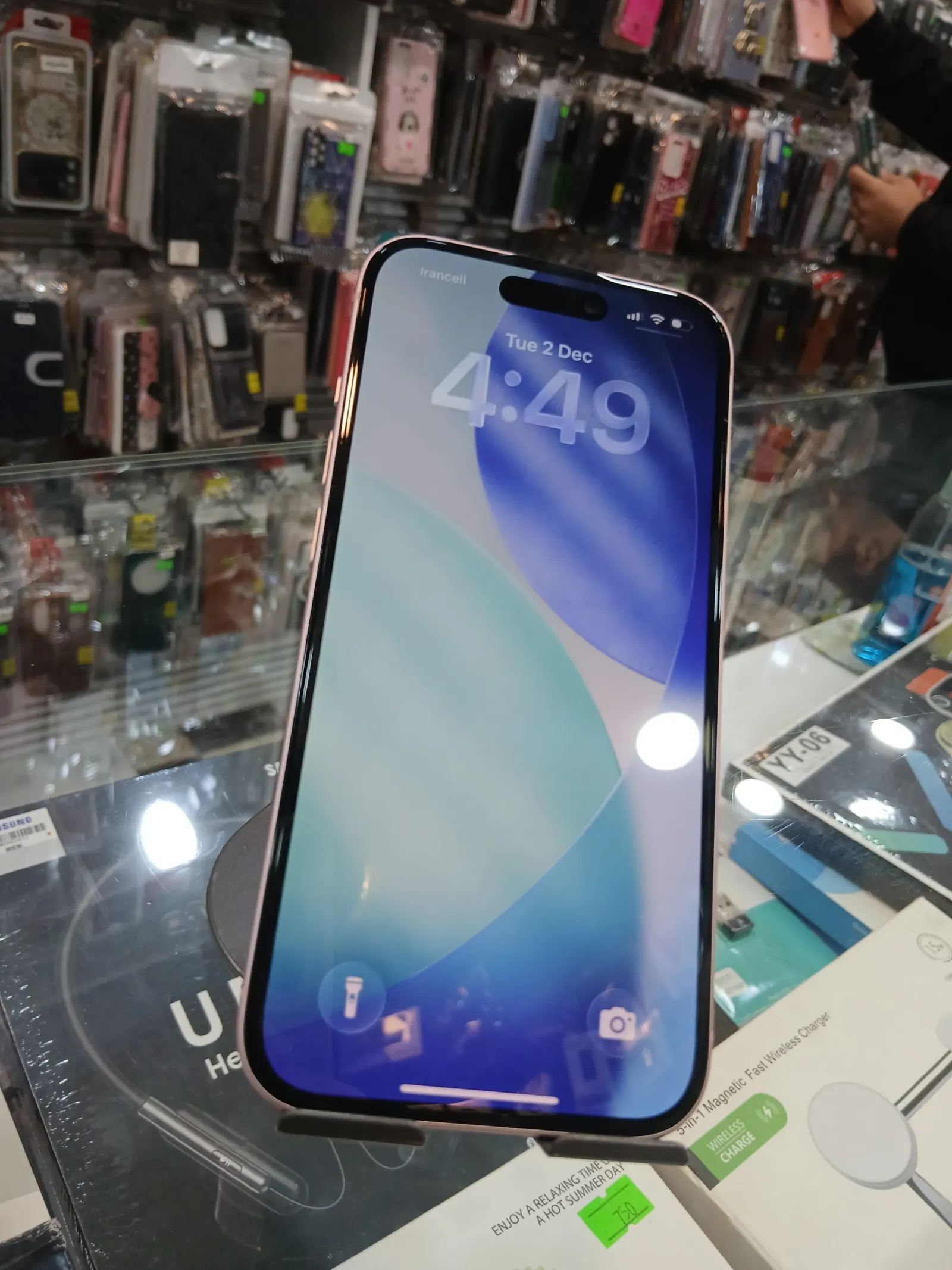 آیفون 15 نرمال - تصویر ۴