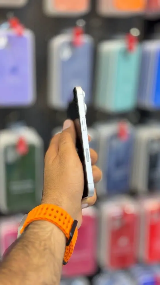 گوشی اپل iPhone 16 دست دوم (استوک) | بارجیستر | حافظه 128 گیگابایت | پارت نامبر CH | بدون باز شدگی | دو سیمکارت | به همراه اداپتور (پلمب) - تصویر ۴