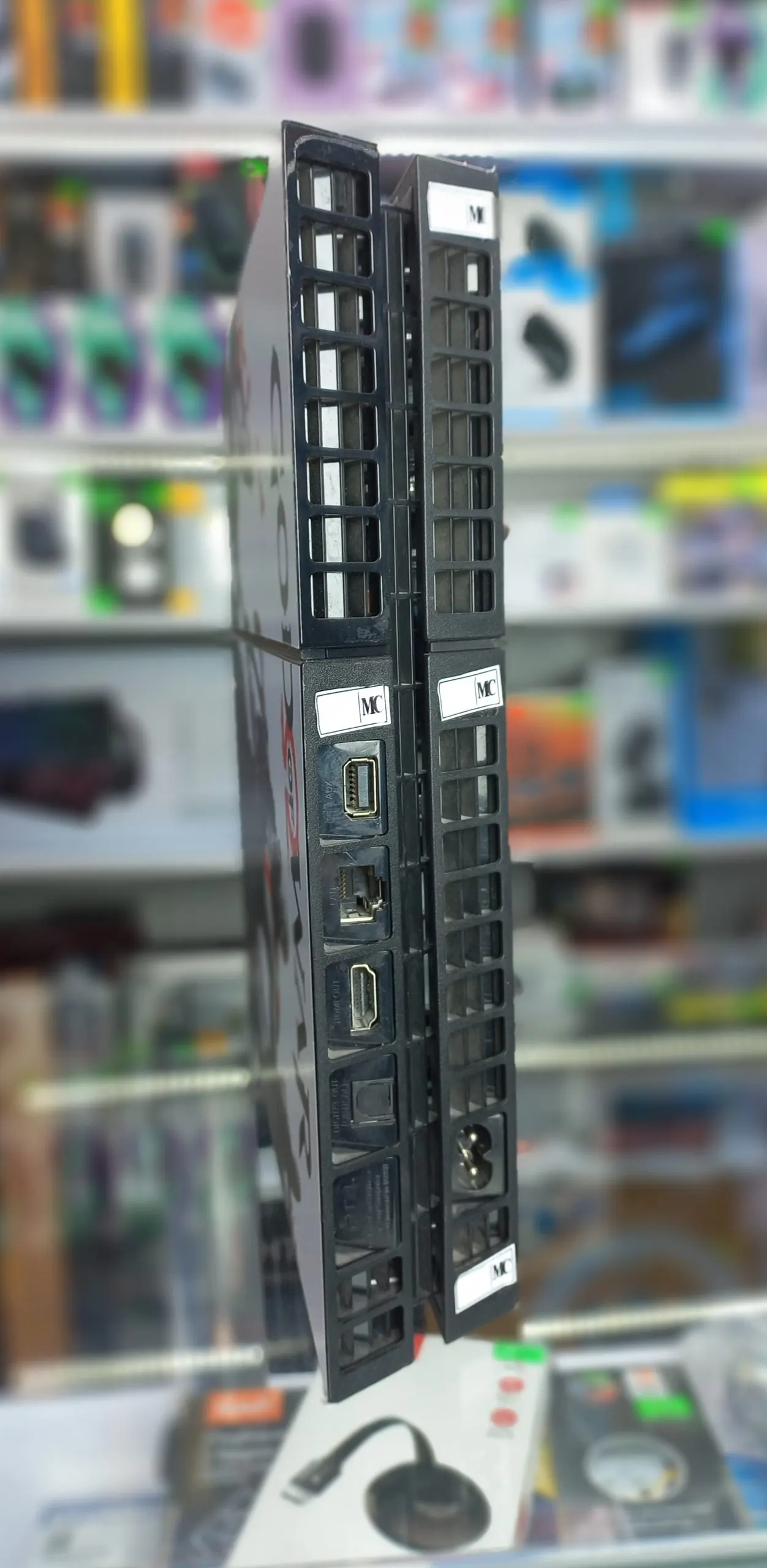 کنسول بازی سونی استوک PS4 Fat | حافظه 1 ترابایت همراه کیف و متعلقات - تصویر ۳